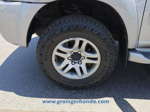 Used 2005 Toyota Sequoia SR5 AWD/4WD image 9