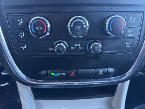 Used 2019 Dodge Grand Caravan SXT image 21