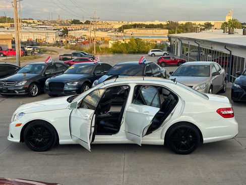 Used 2010 Mercedes-Benz E 350 4MATIC Sedan image 26