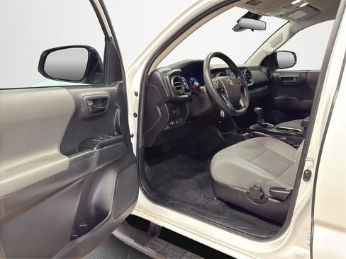 Used 2022 Toyota Tacoma SR image 14