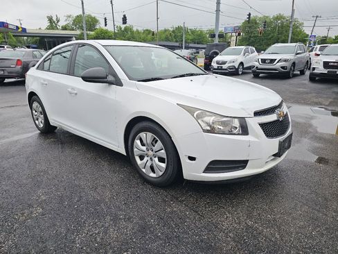 Used 2014 Chevrolet Cruze LS FWD image 9