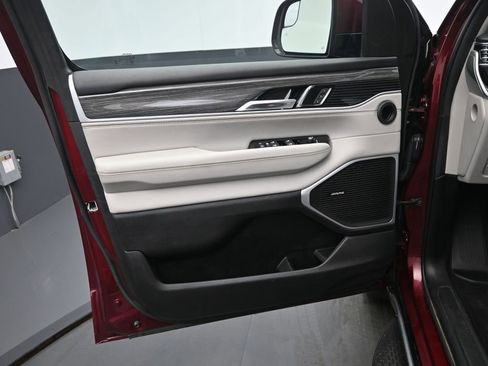 Used 2022 Jeep Wagoneer Series II image 12