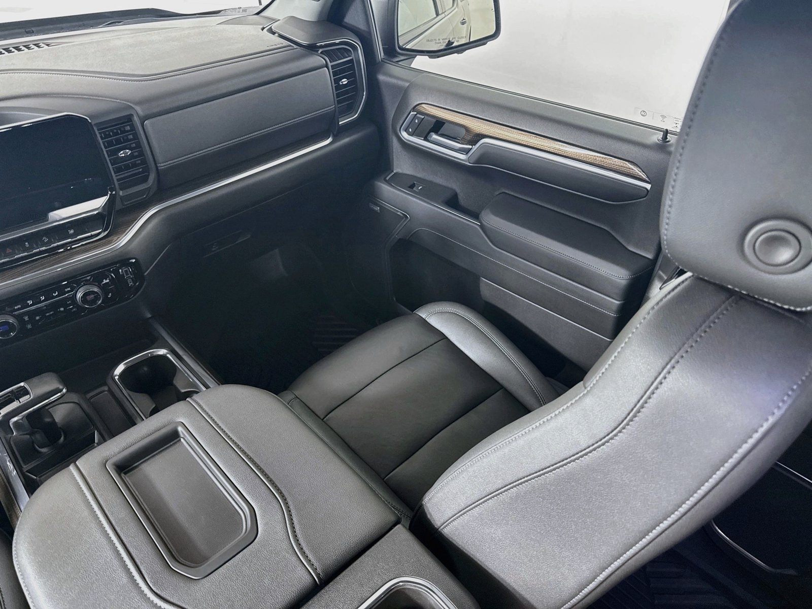 Used 2022 Chevrolet Silverado 1500 RST AWD/4WD image 22