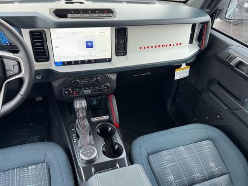 New 2025 Ford Bronco Heritage Edition image 8