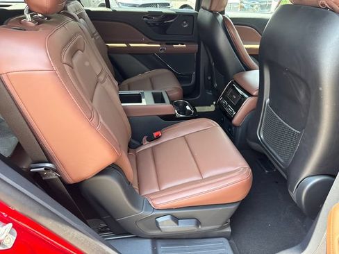New 2026 Lincoln Aviator Reserve w/ Jet Appearance Package AWD/4WD image 16