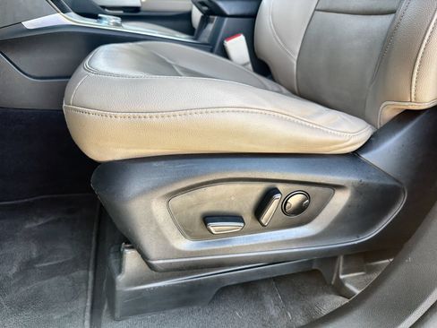 Certified 2023 Ford Explorer Limited w/ Limited Technology Package RWD image 12