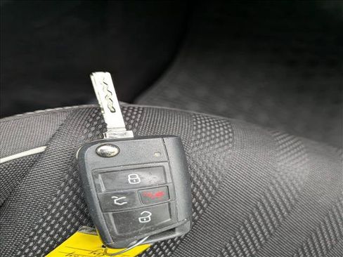 Certified 2023 Volkswagen Jetta Sport FWD image 37