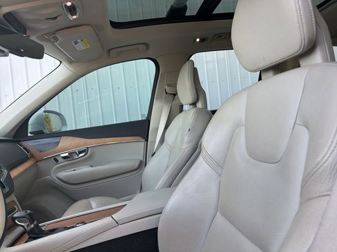 Used 2022 Volvo XC90 T6 Momentum w/ Advanced Package image 16