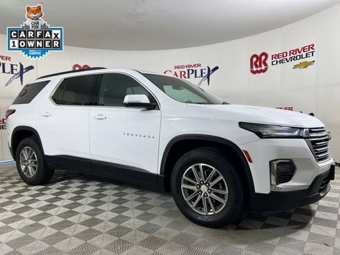 Used 2023 Chevrolet Traverse LT w/ LPO, Cargo Package FWD image 1