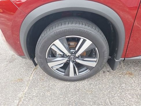 Used 2023 Nissan Rogue SL AWD/4WD image 10
