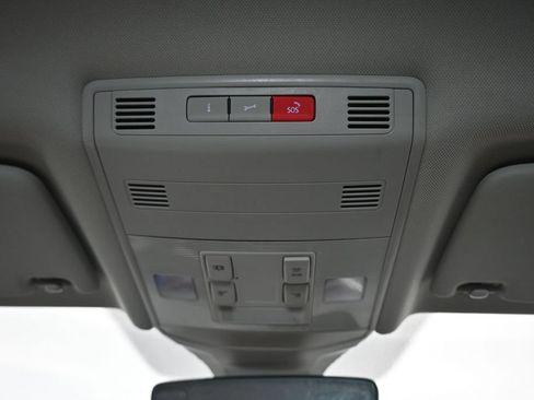 Used 2024 Volkswagen Jetta SE FWD image 24