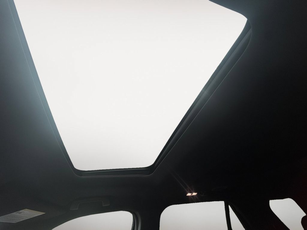 Used 2018 Ford Explorer Platinum AWD/4WD image 12