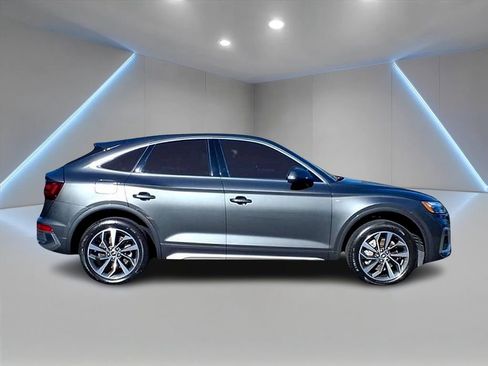 Used 2022 Audi Q5 2.0T Premium w/ Convenience Package image 4