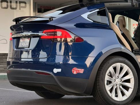 Used 2016 Tesla Model X 75D AWD/4WD image 8