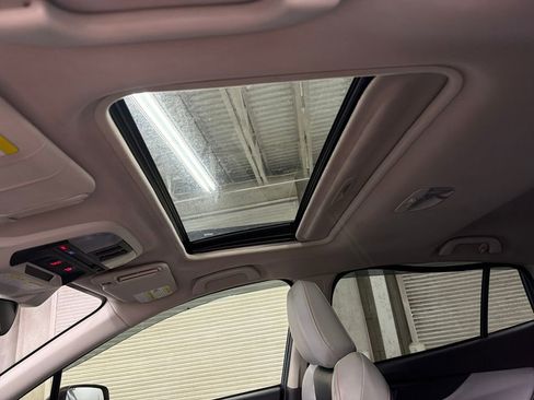 Used 2020 Subaru Crosstrek 2.0i Limited w/ Moonroof Package image 10