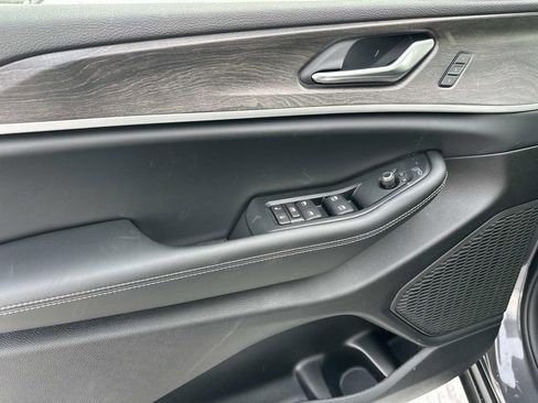 New 2025 Jeep Grand Cherokee L Limited image 14