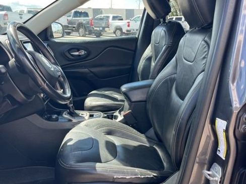 Used 2015 Jeep Cherokee Latitude w/ Comfort/Convenience Group AWD/4WD image 33