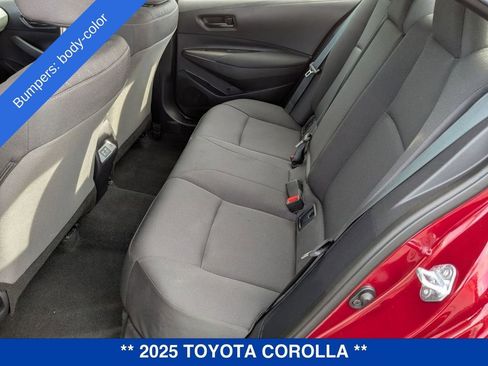 Used 2025 Toyota Corolla LE image 29