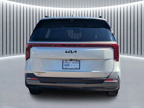 Used 2026 Kia Carnival SX Prestige image 5