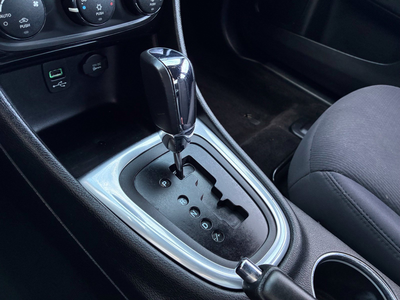 Used 2013 Chrysler 200 Touring FWD image 25