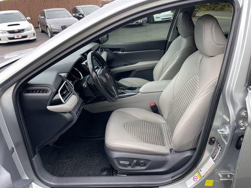 Used 2018 Toyota Camry SE image 9