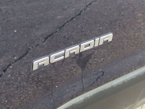 Used 2017 GMC Acadia SLT image 13