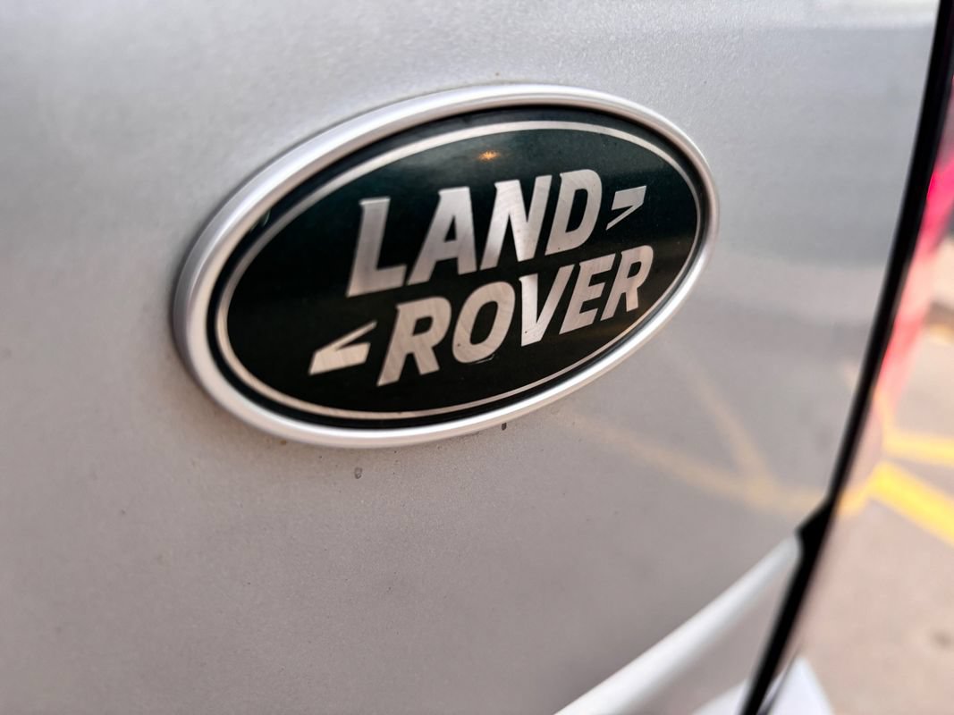 Used 2017 Land Rover Range Rover HSE AWD/4WD image 25