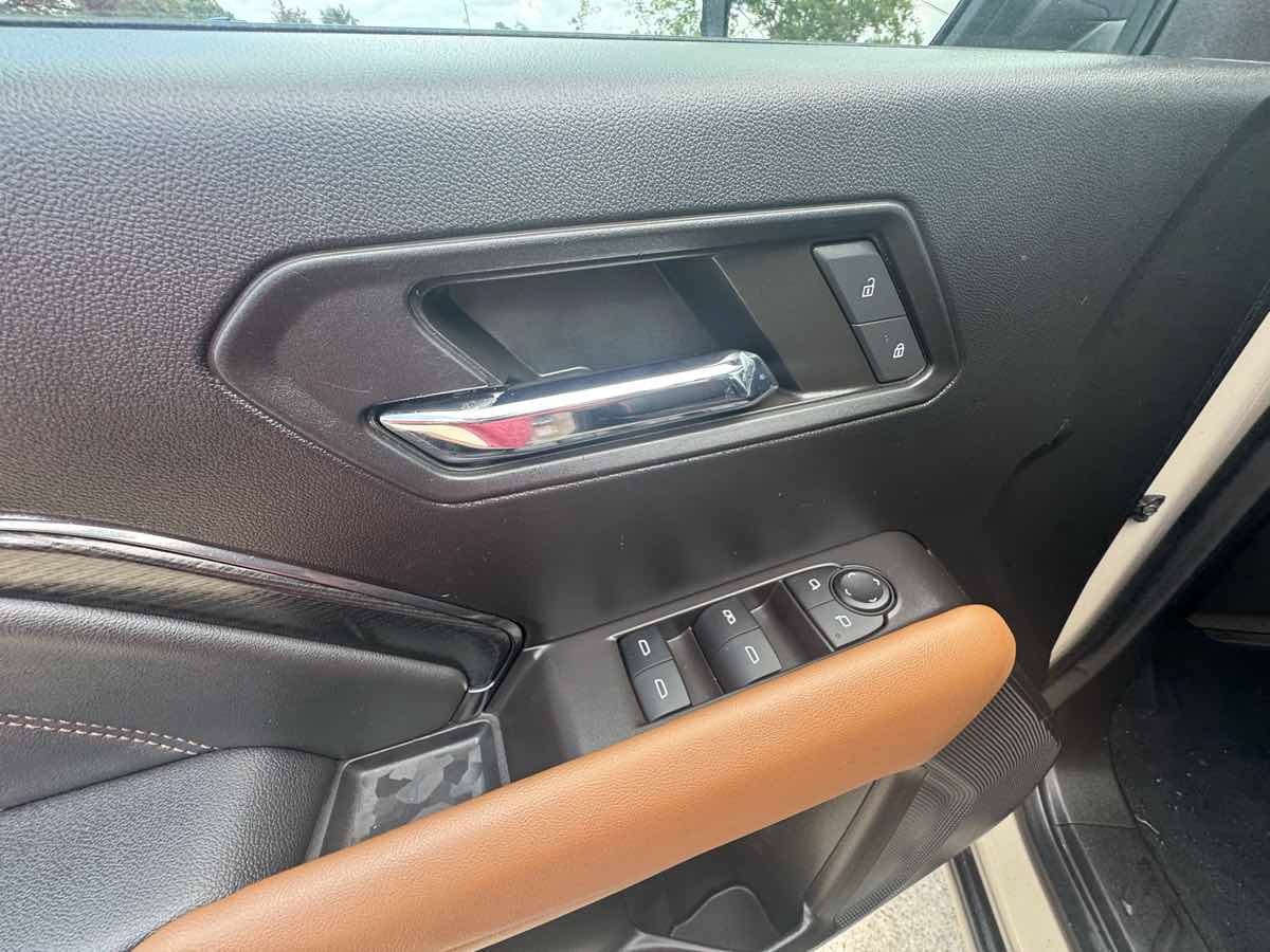 Used 2024 GMC Canyon AT4 w/ Technology Package AWD/4WD image 13