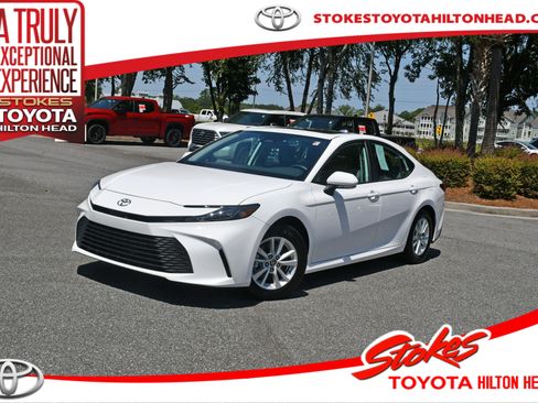 Used 2026 Toyota Camry LE w/ Convenience Package FWD image 1