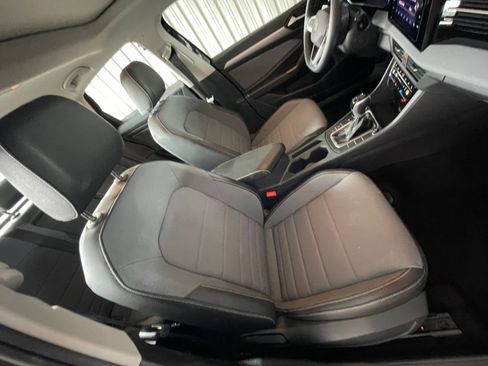 Used 2025 Volkswagen Jetta SE image 33