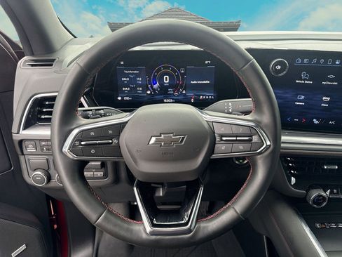 Used 2025 Chevrolet Suburban RST w/ Comfort Package image 6