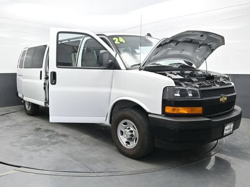 Used 2024 Chevrolet Express 3500 LS RWD image 44