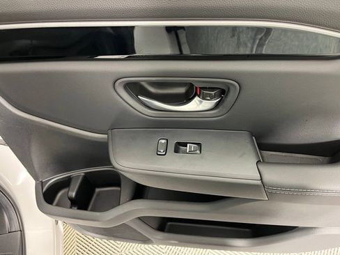 Certified 2025 Honda Pilot Touring image 8