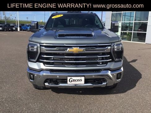 Used 2024 Chevrolet Silverado 2500 LTZ w/ LTZ Convenience Package AWD/4WD image 4