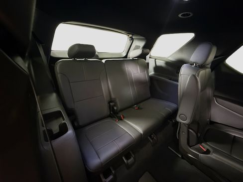 Used 2022 Chevrolet Traverse RS w/ LPO, Floor Liner Package image 41