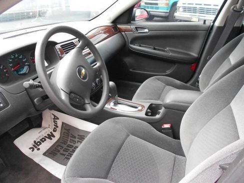 Used 2011 Chevrolet Impala LS FWD image 5