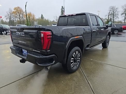 Used 2024 GMC Sierra 3500 Denali Ultimate image 6