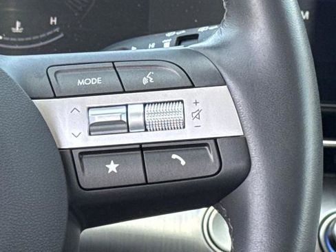 Used 2025 Hyundai Kona SEL FWD image 23