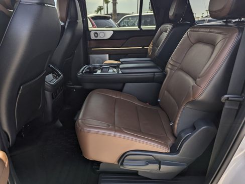 Certified 2024 Lincoln Navigator L Reserve AWD/4WD image 9