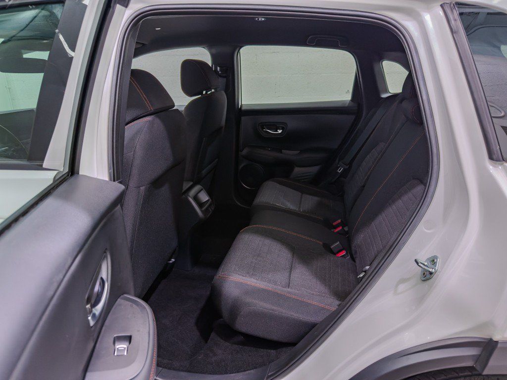Used 2025 Honda HR-V Sport image 15