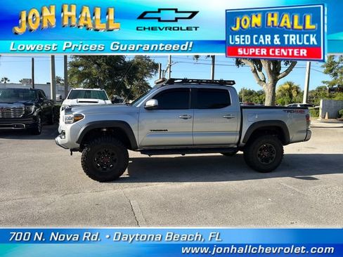 Used 2023 Toyota Tacoma TRD Off-Road w/ TRD Premium Off Road Package AWD/4WD image 3