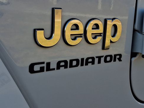 Used 2022 Jeep Gladiator Overland w/ Popular Equipment Package image 32