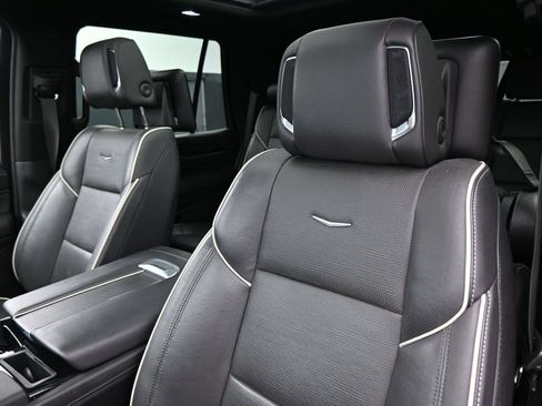 Used 2023 Cadillac Escalade Sport AWD/4WD image 13