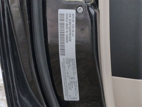 Used 2023 Chrysler Pacifica Limited image 34