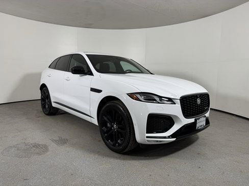 Used 2025 Jaguar F-PACE R-Dynamic S image 3