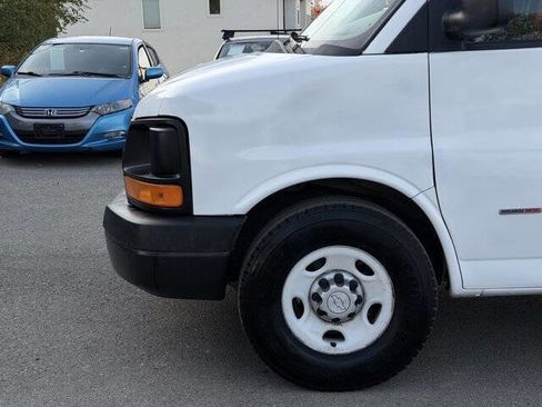 Used 2017 Chevrolet Express 2500 image 11