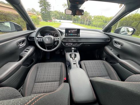 Used 2025 Honda HR-V Sport image 13