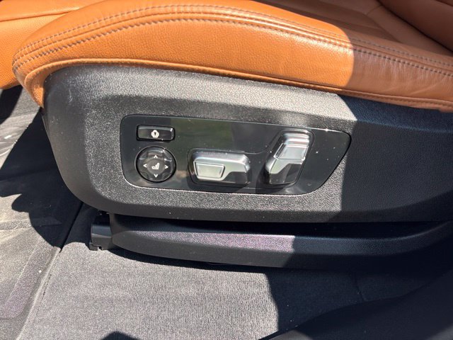 Used 2022 BMW X7 M50i w/ Cold Weather Package AWD/4WD image 12