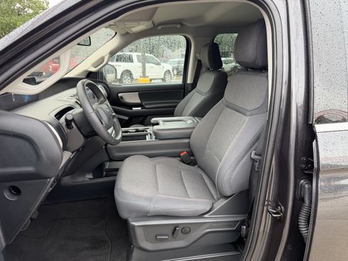 Used 2025 Ford Expedition Active RWD image 15