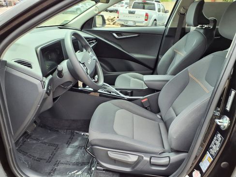 Certified 2025 Toyota RAV4 LE AWD/4WD image 16